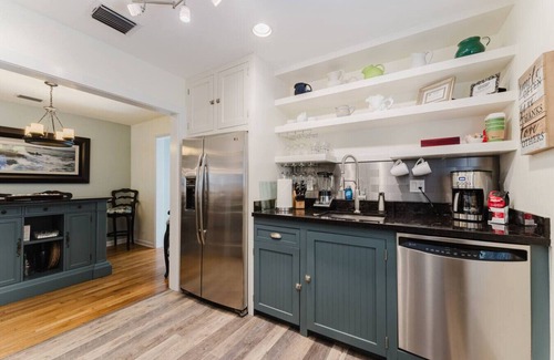 Flamingo Parks House | Coco Plum a Charming Retreat w/Heated Pool