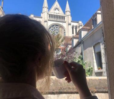 Chartres Apartment | Cocon à Bulles Chic vue Cathédrale avec Spa-jacuzzi