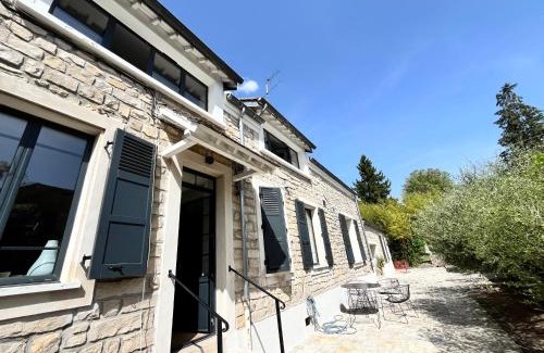Bourron-Marlotte Bed & Breakfast | Cocon en lisière de forêt