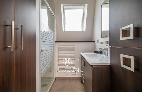 Flore House | Cocon Urbain au coeur du Mans - Parking & Jardin - L'Instant Clef