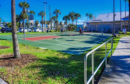 Bay Esplanade Apartment | Coconut Grove Beach Resort Suite 4