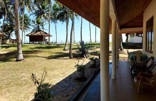 Gurupokuna Bed & Breakfast | Coconut Grove Beach Cabanas