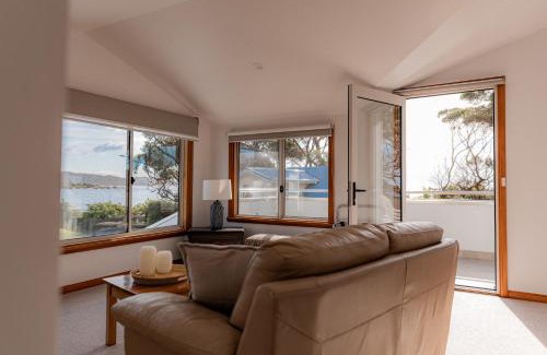 Bicheno House | Cod Rock Point