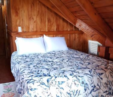 Nova Nazare Ski Chalet | Coffee Cottage with Flowers