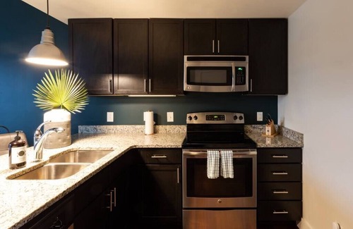 12 South Apartment | Coffee Shops, Restaurants, Bars, Salons and Boutiques, just steps away.