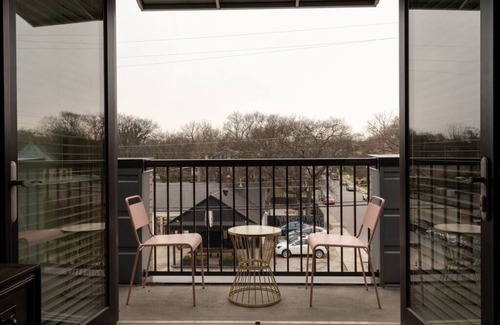 12 South Apartment | Coffee Shops, Restaurants, Bars, Salons and Boutiques, just steps away.