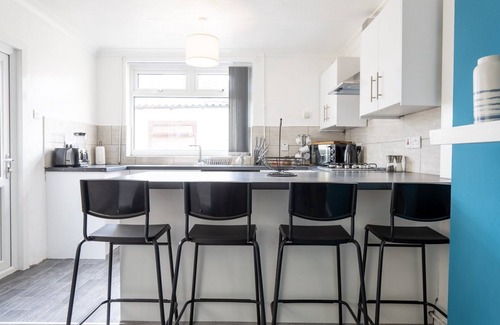 Grangetown House | Cohost Partners Cozy 4 Bed Near Cardiff City Centre