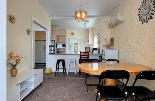Hobart House | Coleman Comfort Hub - close to City&Air port