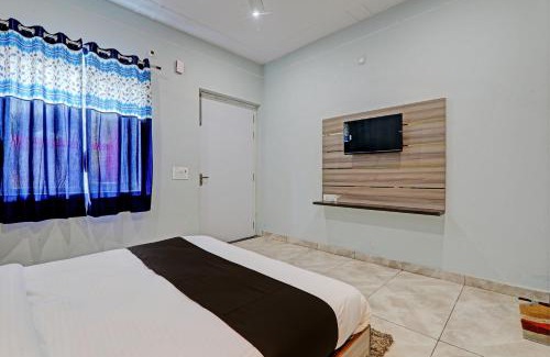 Varanasi Hotel | Collection O Maharaja Resort