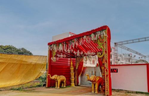 Varanasi Hotel | Collection O Maharaja Resort
