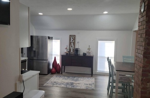 Elkhorn Apartment | College World Series/Traveling Nurses loft apartment near West Dodge Expressway