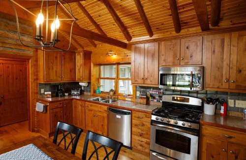 Ephraim House | Collings Log House by Simple Life Rentals