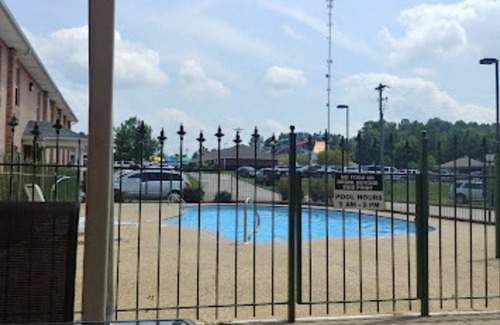 Collins Hotel | Collins Inn & Suites
