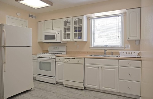 Nags Head Hotel | Colonial Inn Motel