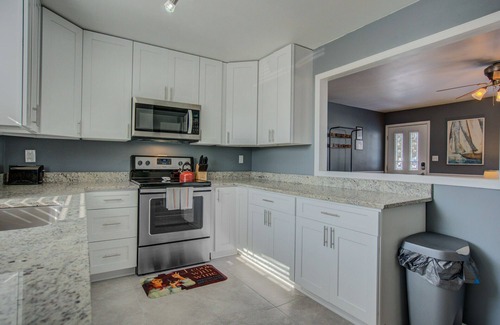 Central Colorado Springs Cottage | Colorado Springs Uccs Grey Cottagedog Friendly!
