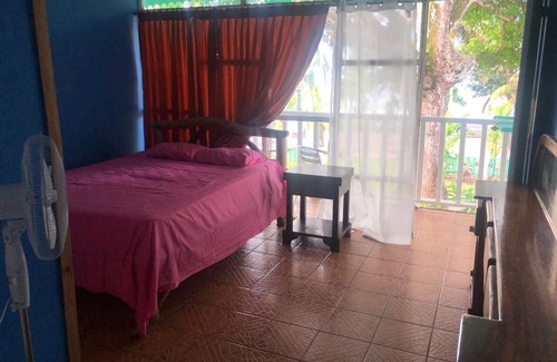 Manzanillo House | Colores Hostel