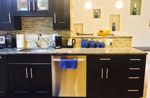 H Street Corridor Apartment | Colorful DC w/Free St. Parking - Great Location/Spacious/English Basement