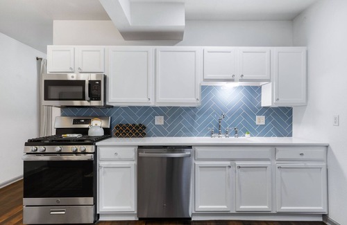 Pendleton Heights Apartment | Columbus Park Duo - Lower 1 Bed Close to River Market and Downtown!