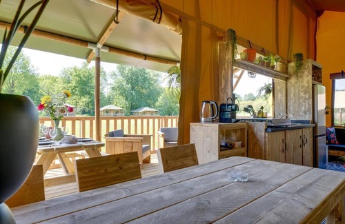 Zeewolde House | Combination of the most luxurious Glamping Lodge with adjacent sleeping tent for 8 people
