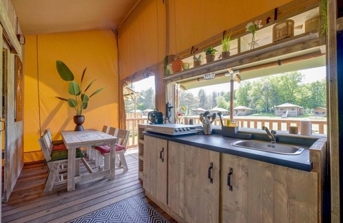Zeewolde House | Combination of the most luxurious Glamping Lodge with adjacent sleeping tent for 8 people