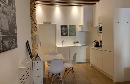 Toledo City Center Apartment | Come and visit the Casco de Toledo in a cozy apartment. Steps away from the Alcazar.