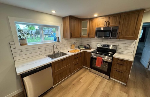 Jasper Apartment | Come On Inn-recently renovated basement suite.