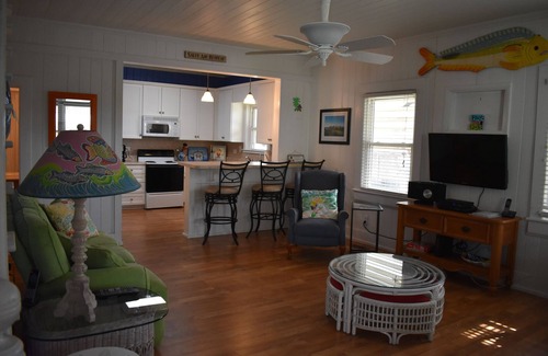 Atlantic Beach Cottage | Come, relax and enjoy all that Atlantic Beach has to offer!