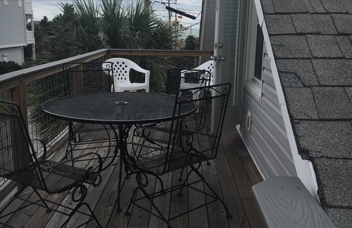 Atlantic Beach Cottage | Come, relax and enjoy all that Atlantic Beach has to offer!