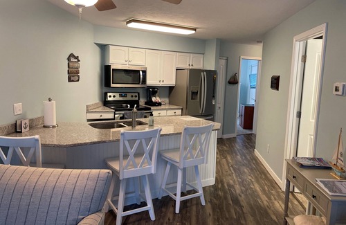 Gypsum Condo | Come Sail Away Condo with Pool and Boat Slip