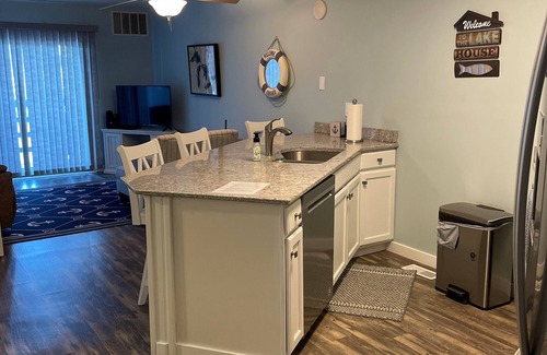 Gypsum Condo | Come Sail Away Condo with Pool and Boat Slip