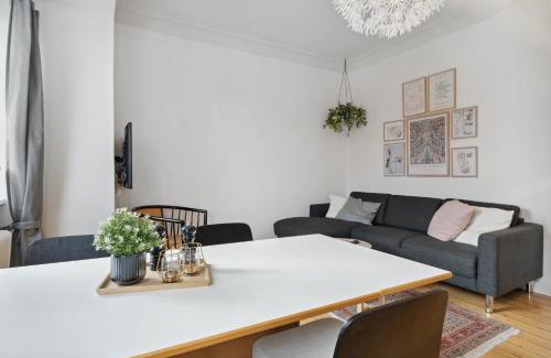 Aalborg Apartment | Come Stay 2BR Lejlighed nær Centrum & Togstation