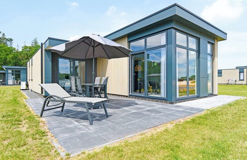 Hoge Hexel Ski Chalet | Comfort 4-person bungalow in the holiday park Landal Sallandse Heuvelrug