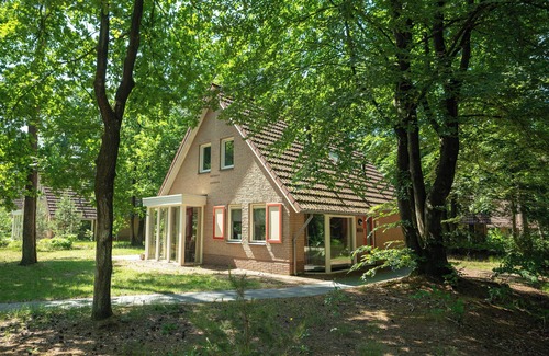 't Loo House | Comfort 6-person bungalow in the holiday park Landal Landgoed 't Loo