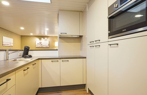 Municipality of Beesel House | Comfort 8-person bungalow in the holiday park Landal De Lommerbergen