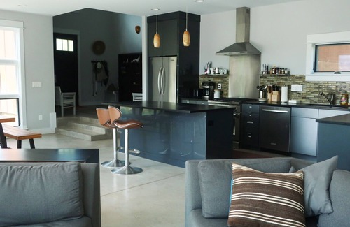 Teasdale House | Comfort and beauty: 2BR artists' home near Capitol Reef