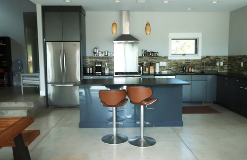 Teasdale House | Comfort and beauty: 2BR artists' home near Capitol Reef