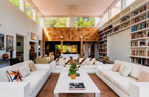 Carapicuiba House | Comfort and leisure amidst nature