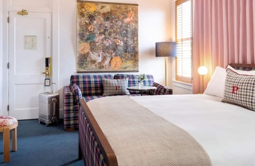 Civic Core House | Comfort and Relaxation! 4 Relaxing Units, Minutes to One America Plaza