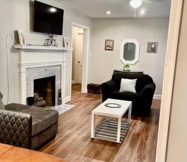 Elizabeth City House | Comfort by The University & Waterfront