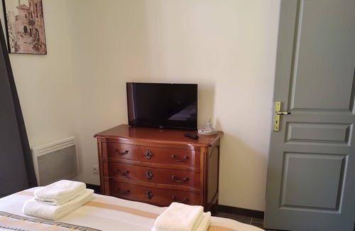 La Guerche-sur-l'Aubois Apartment | Comfortable 2 bedroom apartment in the city center.