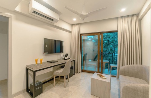 Corlim Hotel | Comfort Inn Elite Goa