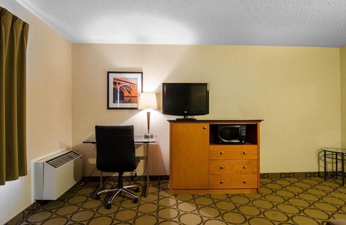 North Industrial Hotel | Comfort Inn Saskatoon