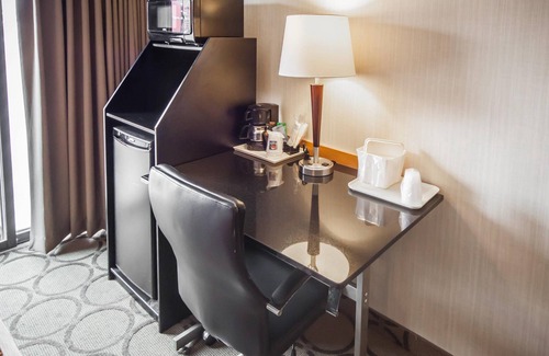 North Industrial Hotel | Comfort Inn Saskatoon