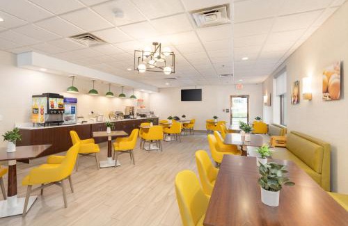 Cheektowaga Hotel | Comfort Inn & Suites Buffalo Airport