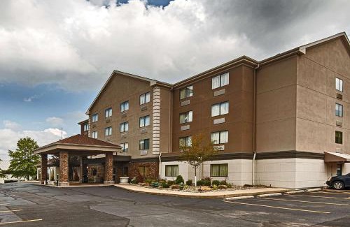 Akron Hotel | Comfort Inn & Suites Copley Akron