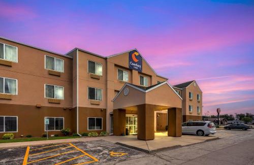 Ashwaubenon Hotel | Comfort Inn & Suites Green Bay Stadium Area