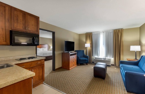 Marion Hotel | Comfort Inn & Suites Marion I-57