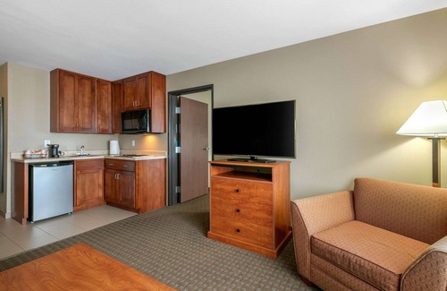 Marion Hotel | Comfort Inn & Suites Marion I-57