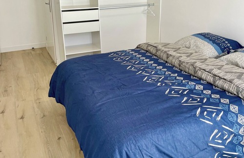 Argenteuil House | Comfort Room