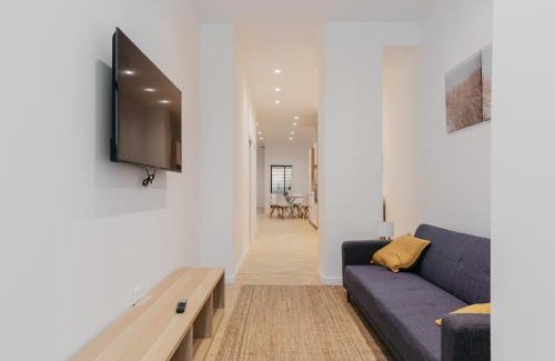 Benicalap Apartment | Comfort Stay for 7 pax - Terrace & Jacuzzi